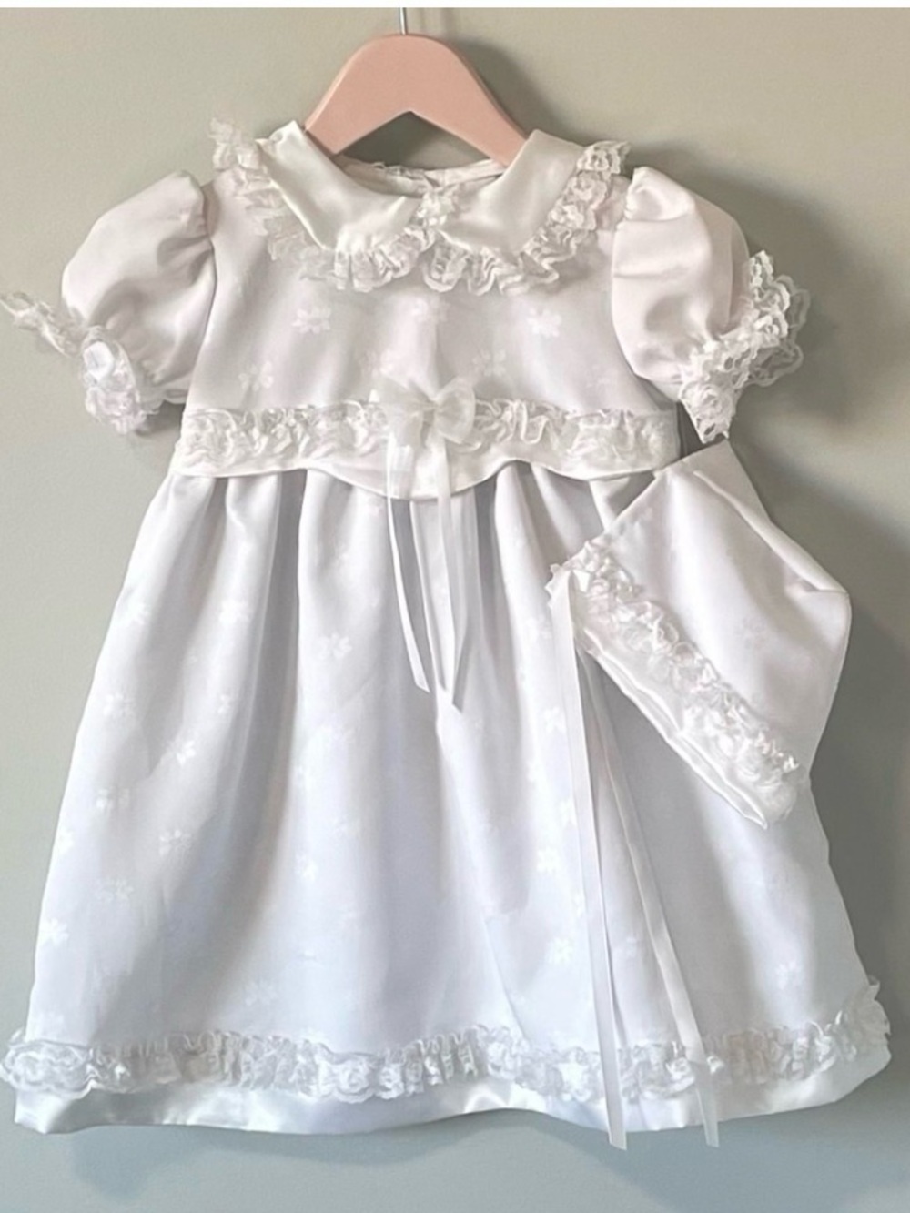Vintage Baby baptism/christening gown and bonnet set
6 Months NWT